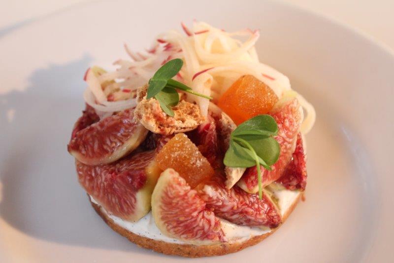 Fine tarte sablée figues et pommes, gelée de pomme