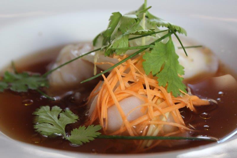 Ravioles de légumes, bouillon parfumé façon Thaï